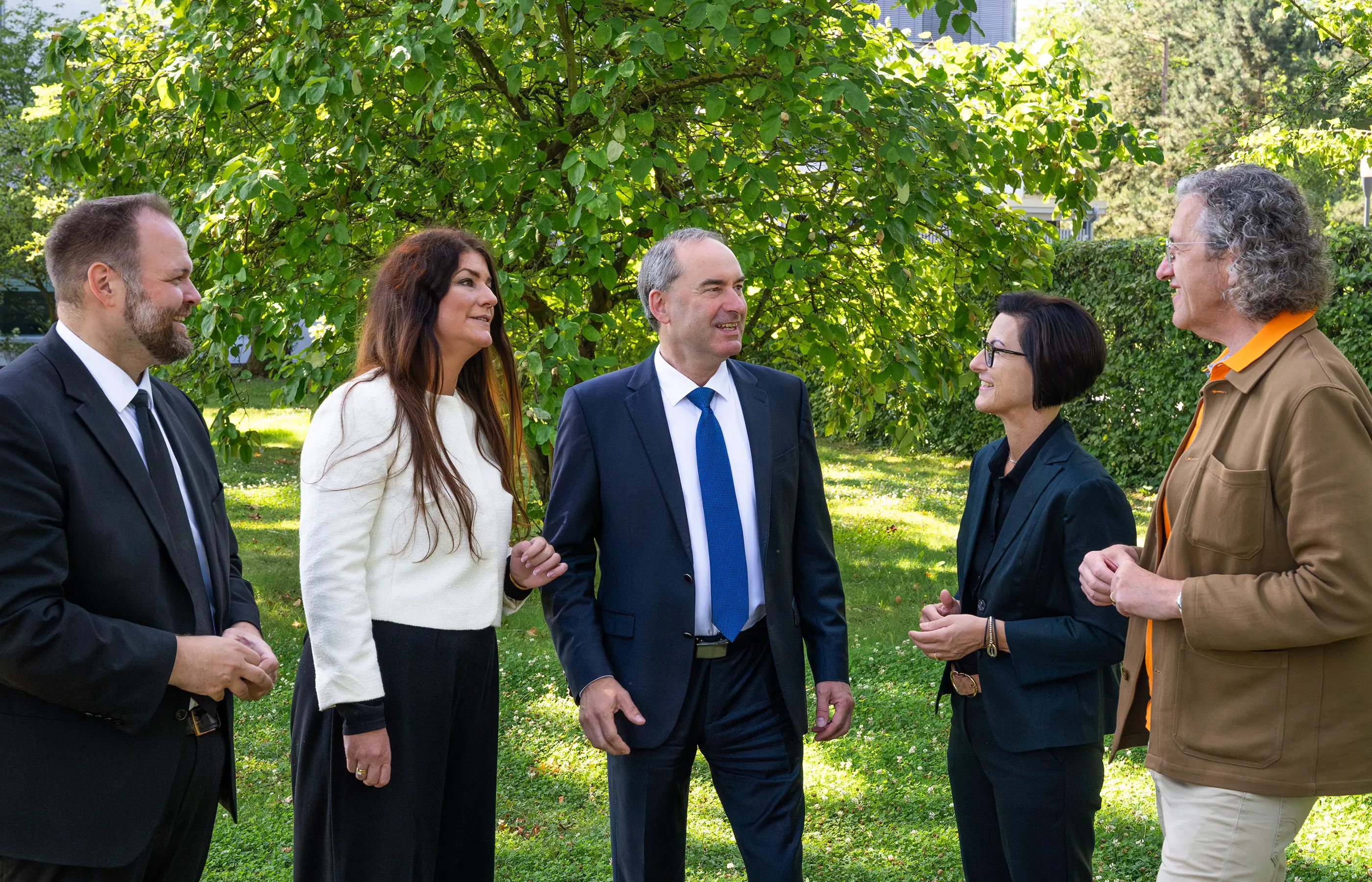 Mitglieder des Bundesvorstandes im Gespräch miteinander.